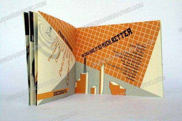 در بروشور ها و کاتالوگ ها از تایپوگرافی و چشم اندازهای طراحی به نفع موضوع استفاده شود