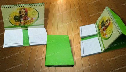 طراحی تقویم رومیزی اختصاصی